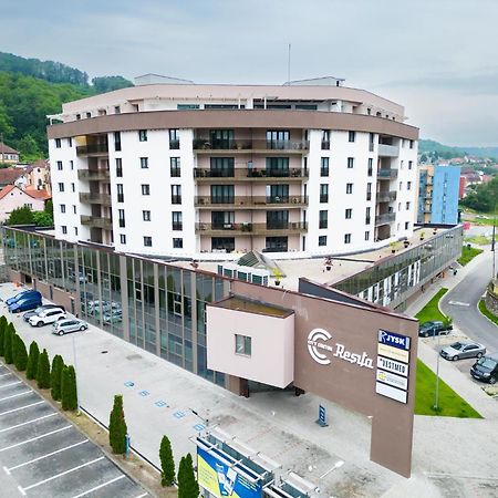 City Center Accommodation - 308 Resita Exterior foto