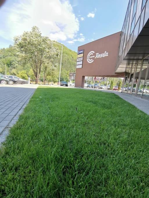 City Center Accommodation - 308 Resita Exterior foto