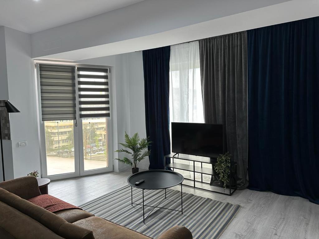 City Center Accommodation - 308 Resita Exterior foto